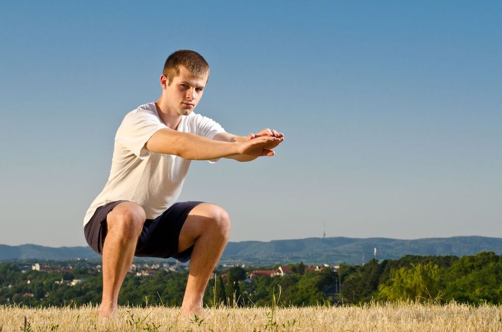 Vīriešu spēka nostiprināšanu veicina īpaši fiziski vingrinājumi, piemēram, pietupieni. 